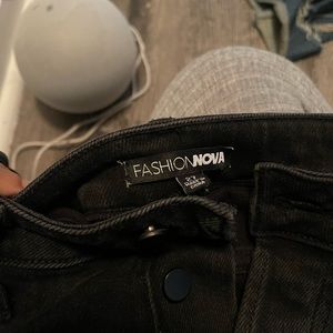 Boyfriend/ mom jeans